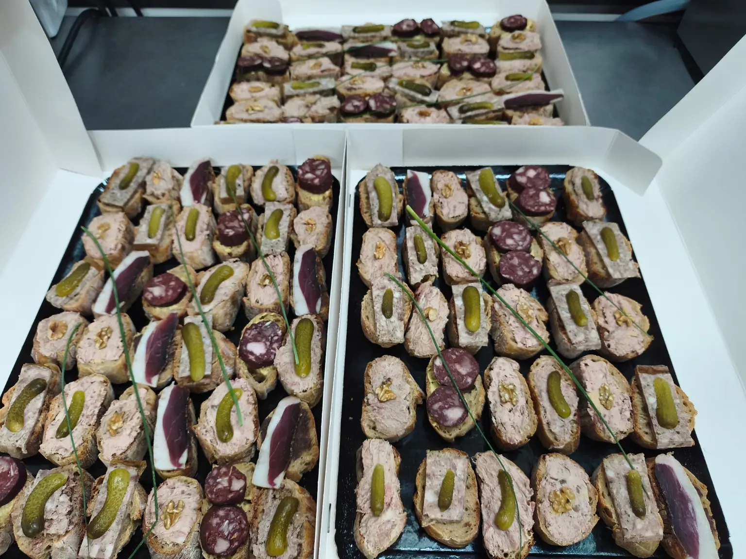 Toasts de charcuterie maison